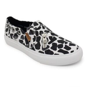 Blowfish Malibu Mariachi slip-on sneakers with a cow print design Size 8